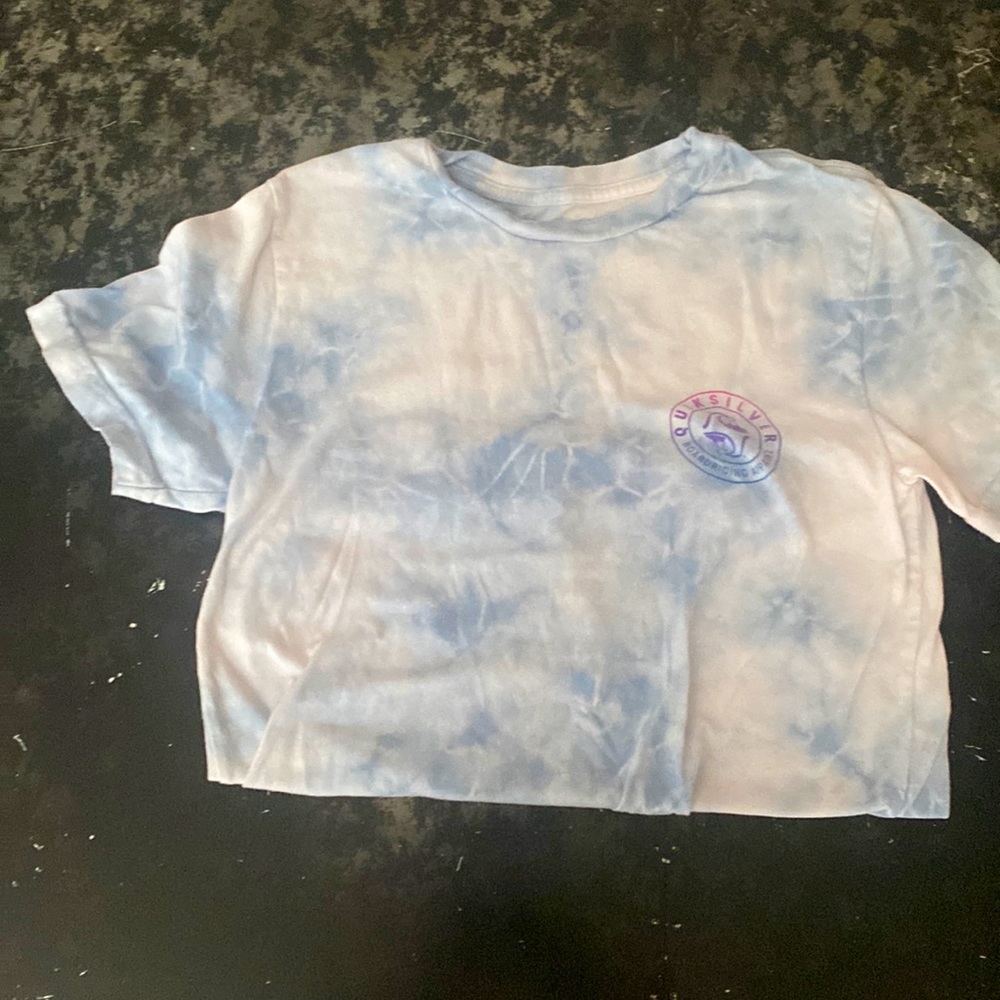 Boy’s quicksilver  tie-dye T-shirt. Size medium.